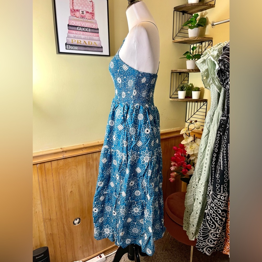 🌷Brand New halter eyelet dress fully embroidered can fit Sm up to M price firm! - Picture 4 of 5